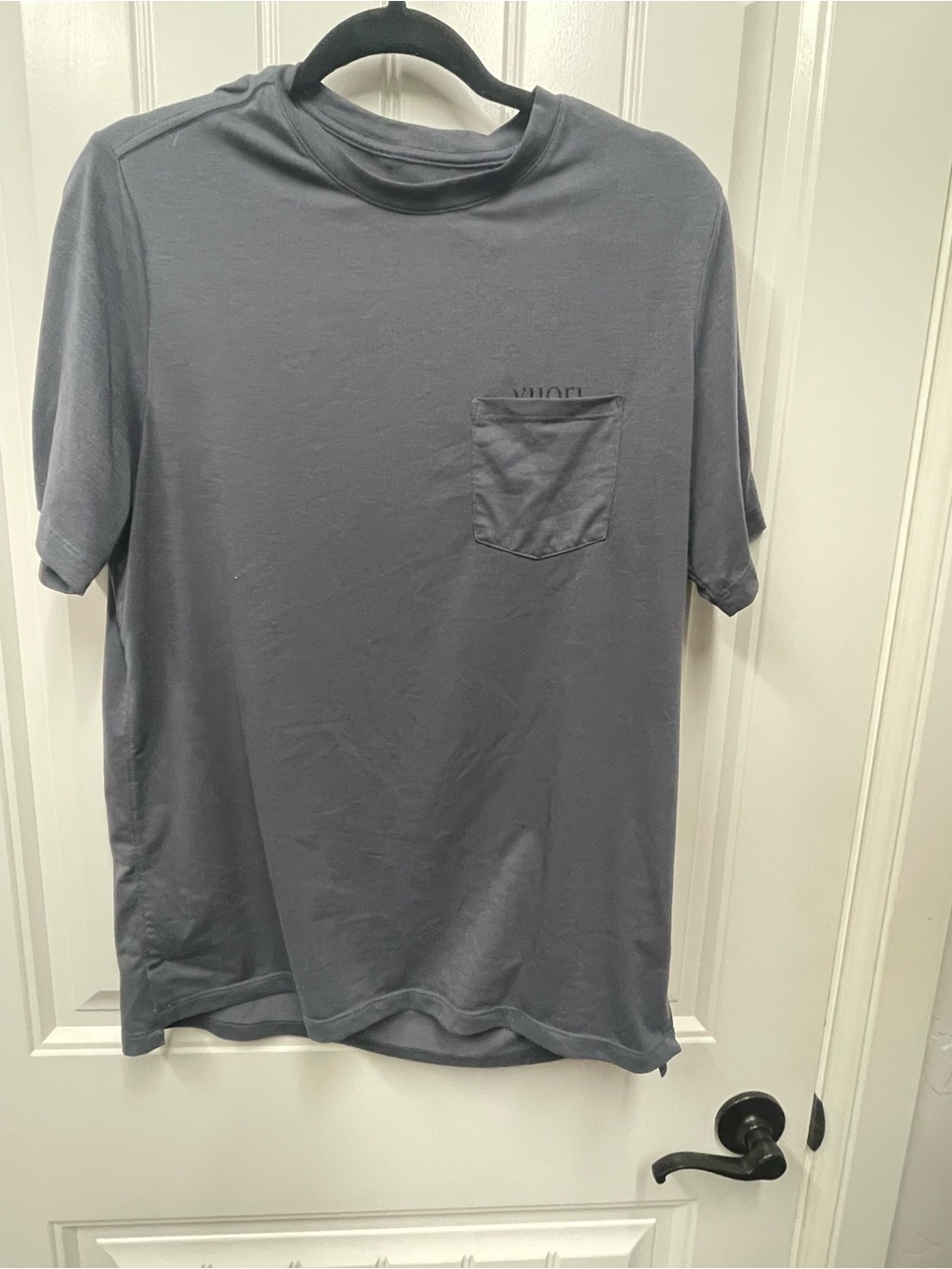 Vuori Men's Pocket Crew Neck T-Shirt - Gray